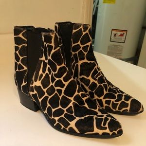 Faux pony hair giraffe print boots